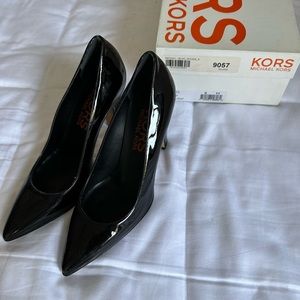 KORS Michael Kors Black Patent Leather Point Toe Pumps